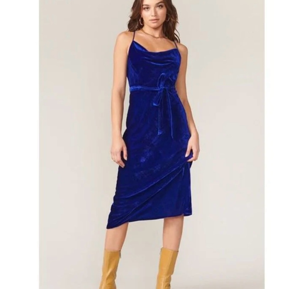 Adelyn Rae Zana Velvet
Cowl Neck Slip Dress